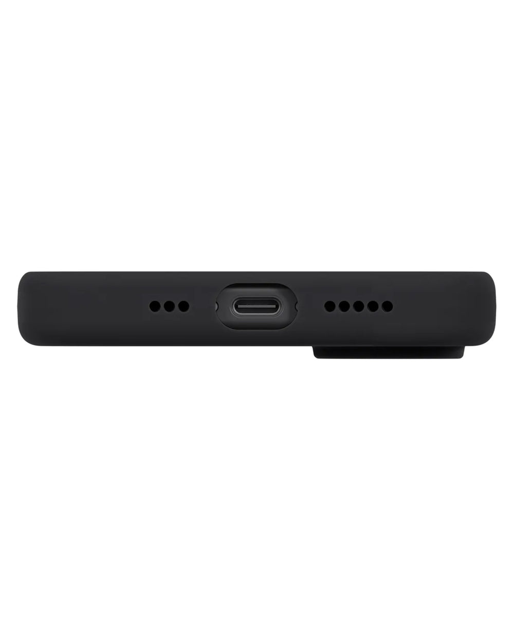 iPhone 17 uyumlu Uniq Lino Hybrid Magsafe kılıfın alt kısmında şarj portu ve hoparlör delikleri görülüyor.